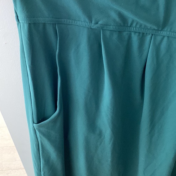 Summer Dress with Pockets! - Picture 4 of 8